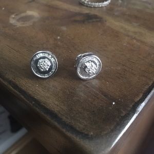 18 karat gold earrings